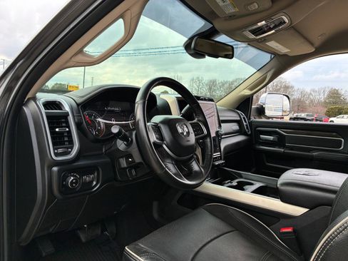 Used 2020 RAM 3500 Laramie image 14