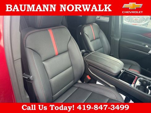 Used 2026 Chevrolet Traverse RS w/ LPO, Floor Liner Package FWD image 27