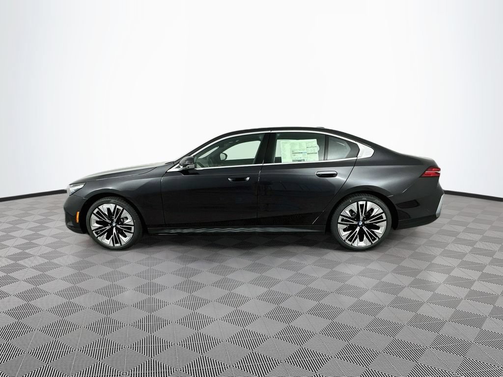 Used 2027 BMW 530i xDrive AWD/4WD image 4