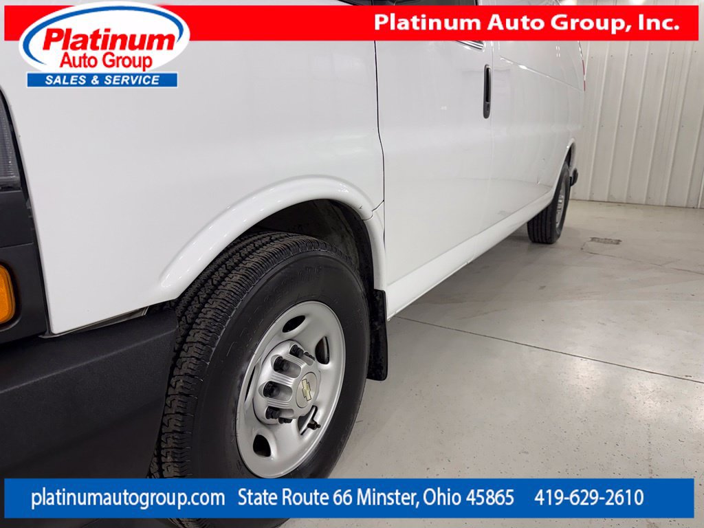Used 2020 Chevrolet Express 3500 Extended w/ Driver Convenience Package RWD image 42