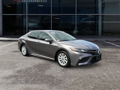 Used 2024 Toyota Camry SE FWD image 7