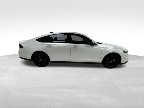 Used 2025 Honda Accord SE image 8