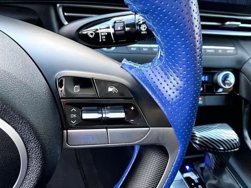 Used 2024 Hyundai Elantra SEL image 21