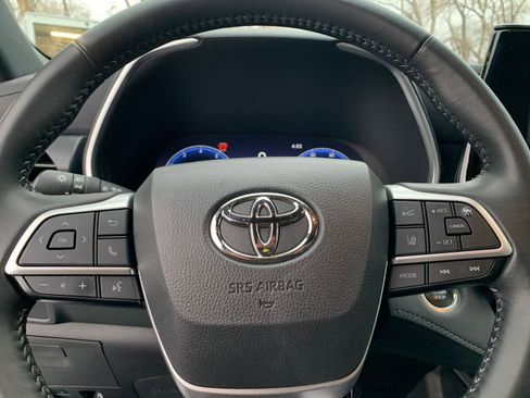 Used 2025 Toyota Highlander XSE image 30