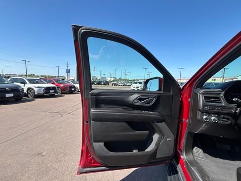 Used 2021 GMC Yukon XL SLT w/ SLT Luxury Plus Package AWD/4WD image 11