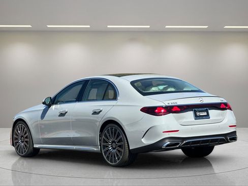 New 2025 Mercedes-Benz E 350 4MATIC Sedan image 6