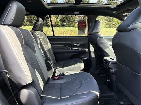 New 2026 Toyota Grand Highlander AWD Hybrid image 14