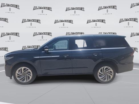 New 2026 Lincoln Navigator Reserve AWD/4WD image 2