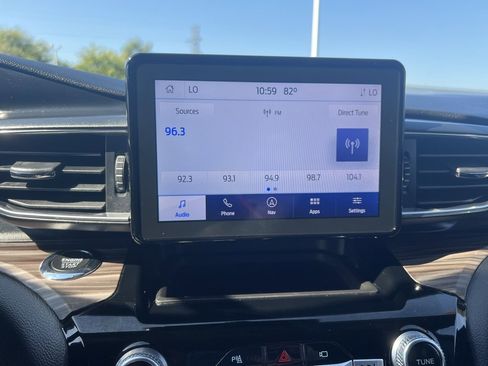 Used 2022 Ford Explorer Limited w/ Equipment Group 301A image 24