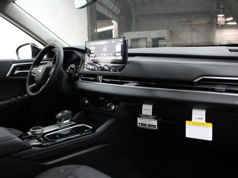New 2026 Mitsubishi Outlander SE image 17