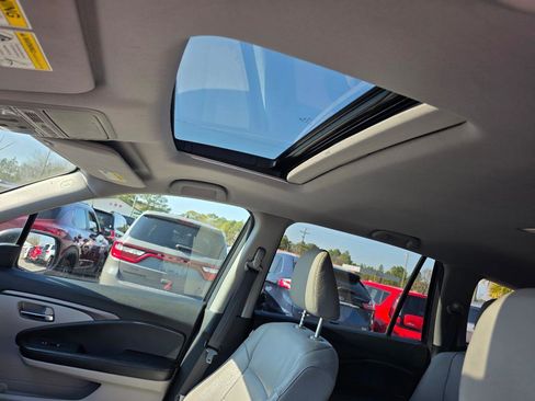 Used 2017 Honda Pilot EX-L image 6