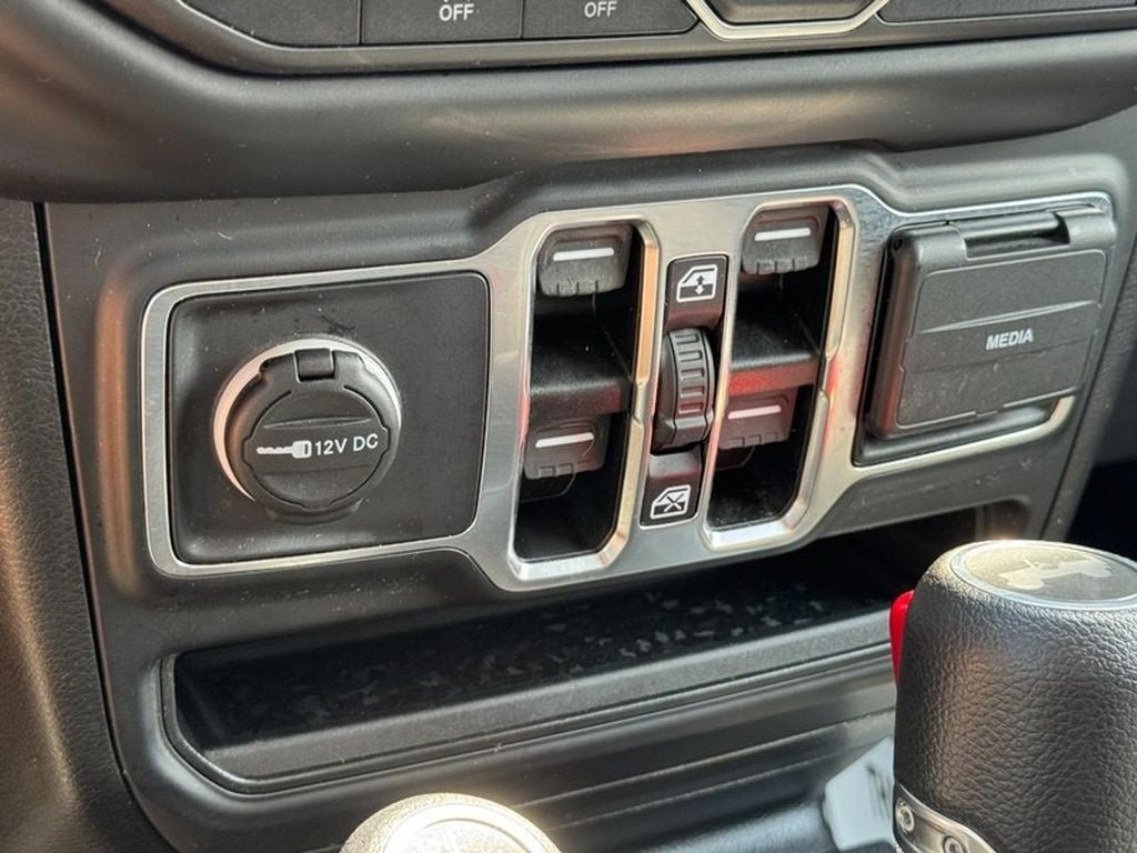 Used 2023 Jeep Wrangler Unlimited Sport AWD/4WD image 24