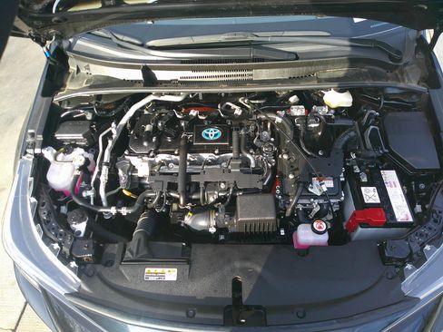 Used 2024 Toyota Corolla LE image 38