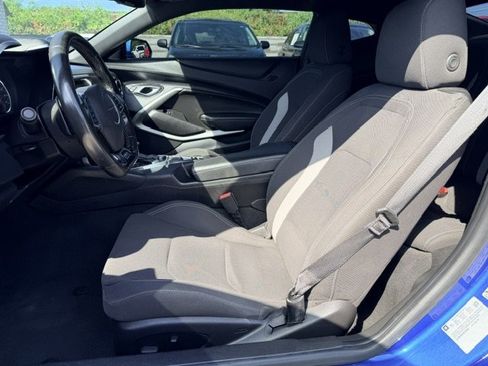 Used 2017 Chevrolet Camaro LT w/ Technology Package RWD image 11