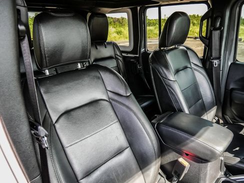 Used 2021 Jeep Wrangler Unlimited Sahara AWD/4WD image 77