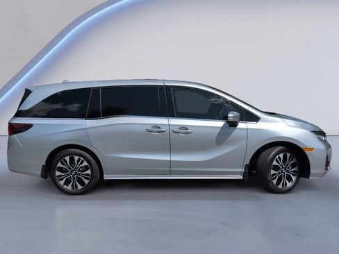 Used 2026 Honda Odyssey Elite image 3