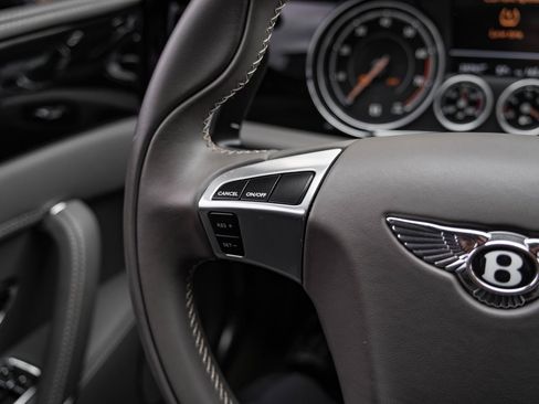 Used 2018 Bentley Flying Spur V8 image 18