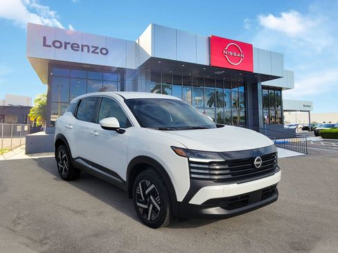 Certified 2025 Nissan Kicks SV image 3