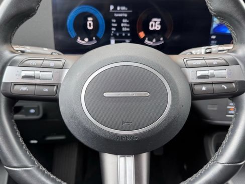 Certified 2025 Hyundai Kona SEL AWD/4WD image 6