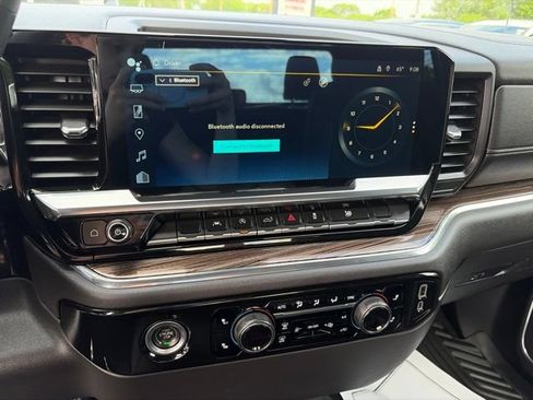 Used 2023 Chevrolet Silverado 1500 LT AWD/4WD image 12