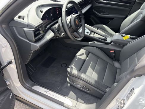 New 2026 Porsche Macan 4 Electric AWD/4WD image 19
