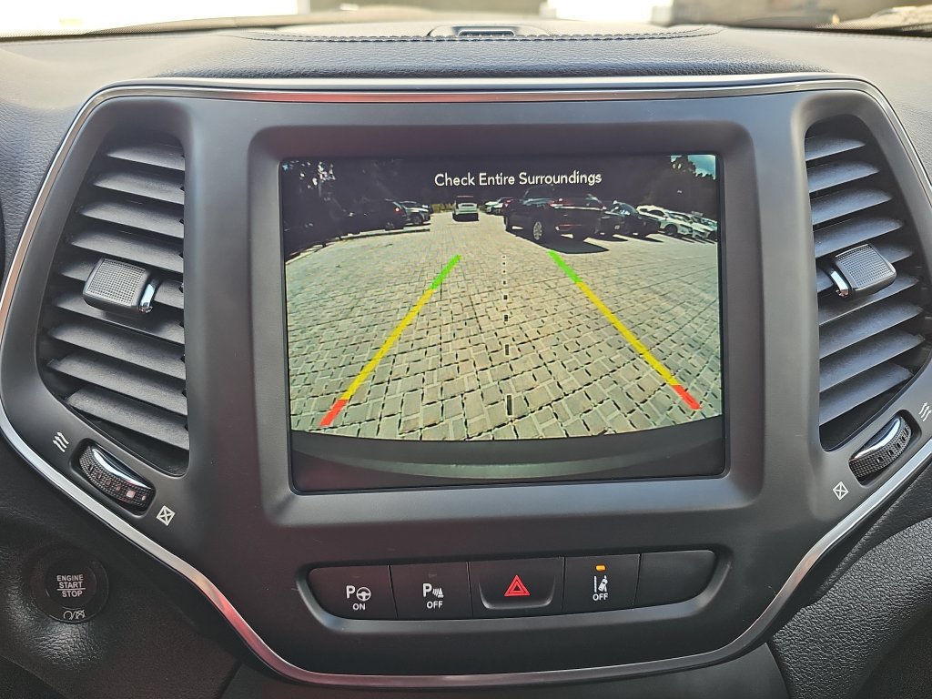 Used 2023 Jeep Cherokee Altitude Lux w/ Lux Elite Package AWD/4WD image 16