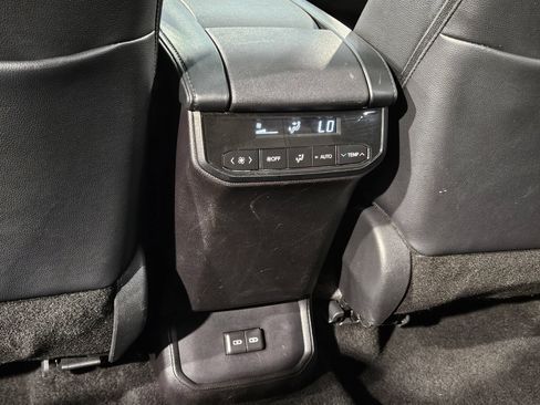 Used 2025 Toyota Highlander XSE AWD/4WD image 37