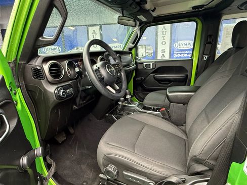 Used 2019 Jeep Wrangler Sport image 15