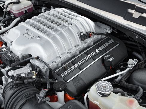 Used 2016 Dodge Challenger SRT Hellcat RWD image 36