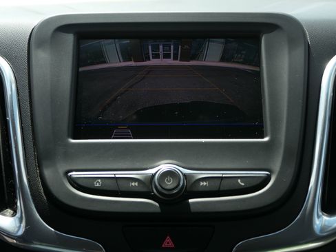 Used 2020 Chevrolet Equinox LT FWD image 21