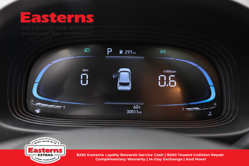 Used 2025 Hyundai Venue SEL FWD image 18