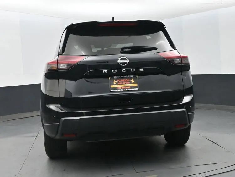Used 2024 Nissan Rogue S FWD image 6