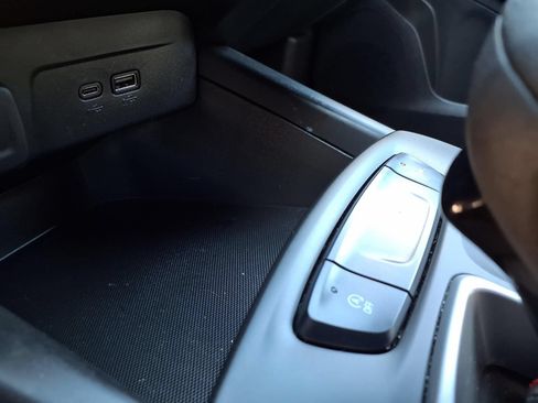 Used 2024 Chevrolet Trax RS FWD image 9
