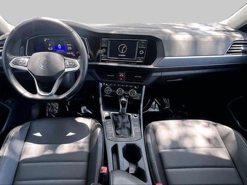Used 2022 Volkswagen Jetta SE FWD image 16