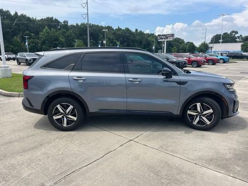 Used 2022 Kia Sorento S w/ Panoramic Sunroof Package FWD image 7