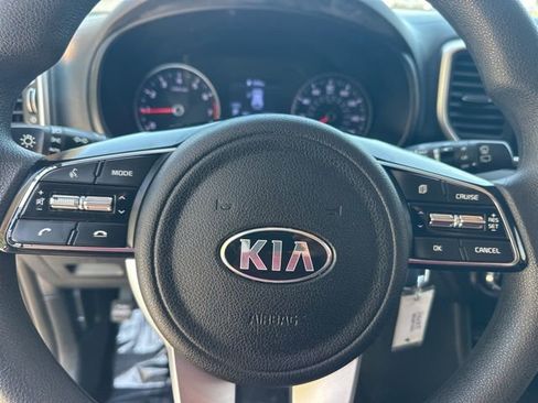 Used 2022 Kia Sportage LX image 19