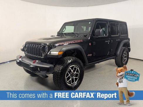 Used 2024 Jeep Wrangler Unlimited Rubicon AWD/4WD image 3