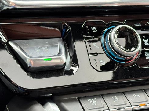 New 2026 GMC Sierra 2500 Denali Ultimate w/ LPO, Black Badging Package AWD/4WD image 18