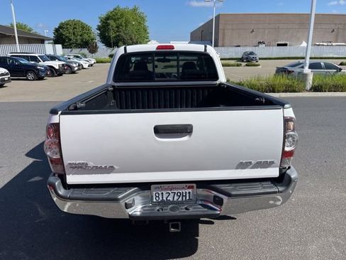 Used 2013 Toyota Tacoma 4x4 Access Cab V6 w/ SR5 Pkg image 6