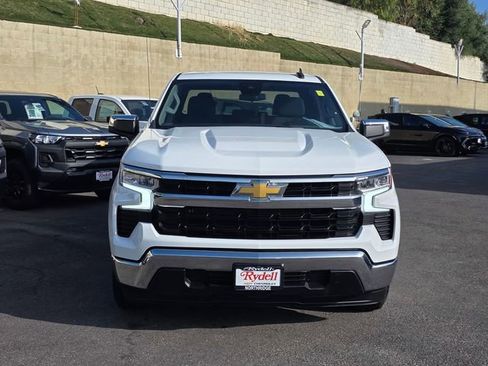 Used 2025 Chevrolet Silverado 1500 LT RWD image 2