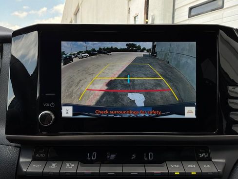 Used 2025 Toyota Camry SE FWD image 31