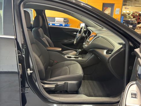 Used 2020 Chevrolet Malibu LS FWD image 16