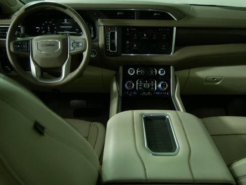 Used 2024 GMC Yukon Denali w/ Advanced Technology Package AWD/4WD image 24