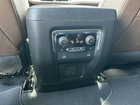 Used 2023 Chevrolet Tahoe High Country image 23