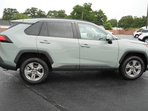 Used 2022 Toyota RAV4 XLE FWD image 10