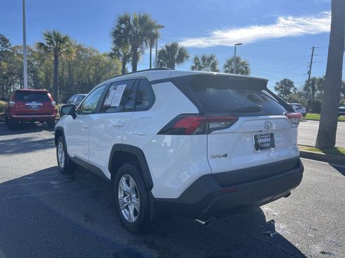 Used 2020 Toyota RAV4 XLE w/ XLE Grade Weather Package image 8