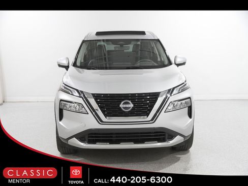 Used 2023 Nissan Rogue Platinum w/ Platinum Premium Package image 2