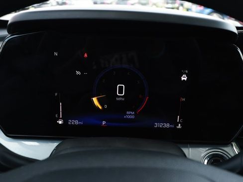 Used 2025 Chevrolet Trax LT FWD image 12