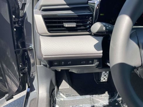 New 2026 Toyota Camry SE FWD image 31