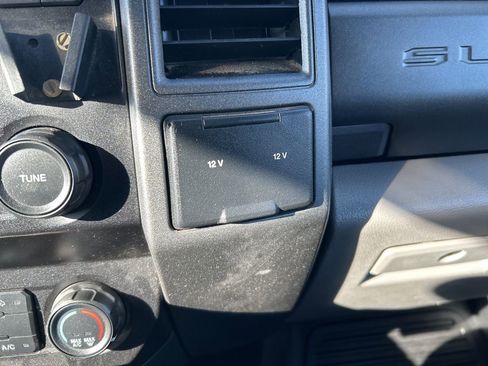 Used 2020 Ford F550 4x4 Regular Cab Super Duty image 17